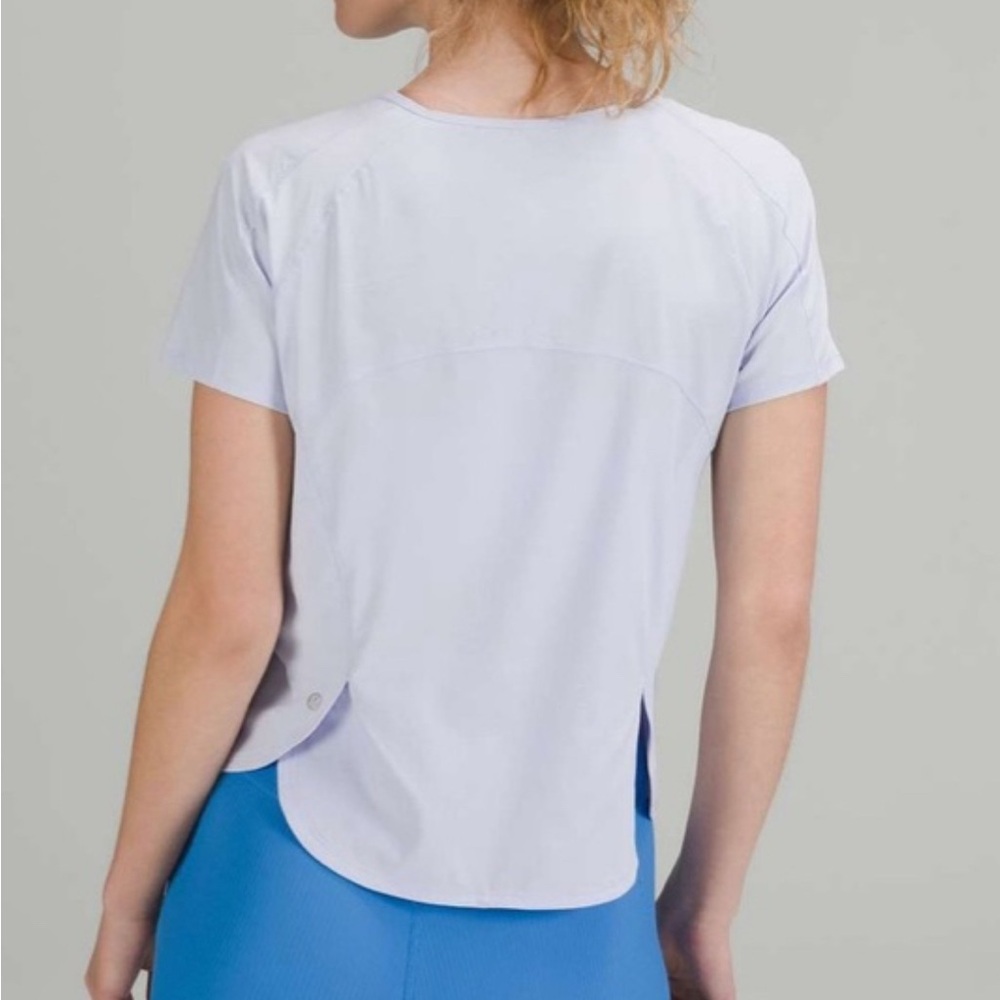 Lululemon Athletica Lightweight Strech  Top Women's Light Blue Short Sleeve Sz 4 - Picture 2 of 9